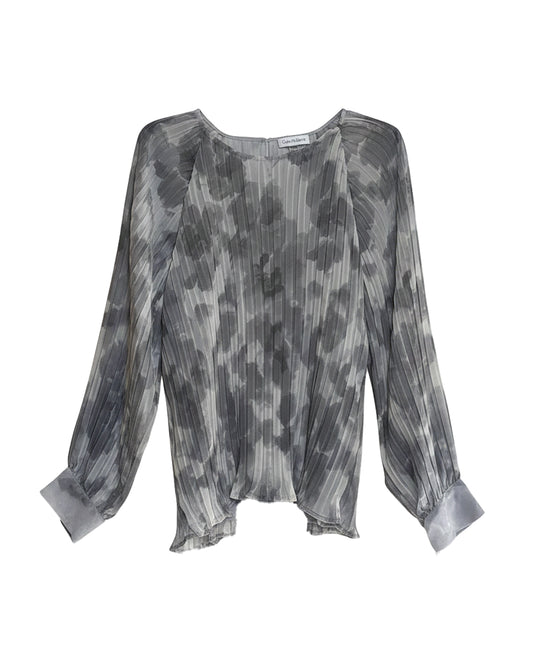 GRAY FLOWER-PRINT PLEATED BLOUSE